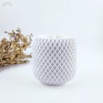 Κερί σόγιας σε άσπρο βάζο πορσελάνης