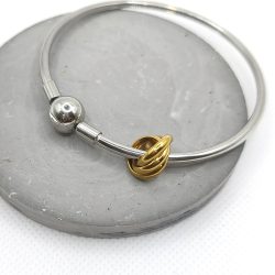 Charm χάντρα ατσάλι τριπλός κρίκος σε χρυσό - Image 2