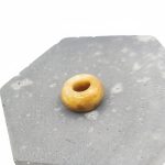 Charm χάντρα κίτρινος νεφρίτης