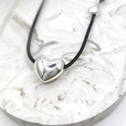 Μακρύ κολιέ με κορδόνι και καρδιά - Image 2