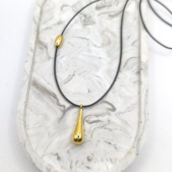 Μακρύ κολιέ και σταγόνα