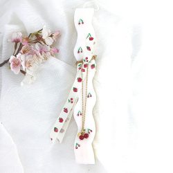 Χειροποίητη λαμπάδα σόγιας με κόσμημα κερασάκια