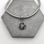 Κρεμαστό charm ατσάλι τριαντάφυλλο