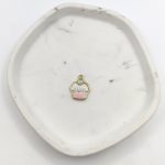 Charm ατσάλι cup cake με σμάλτο